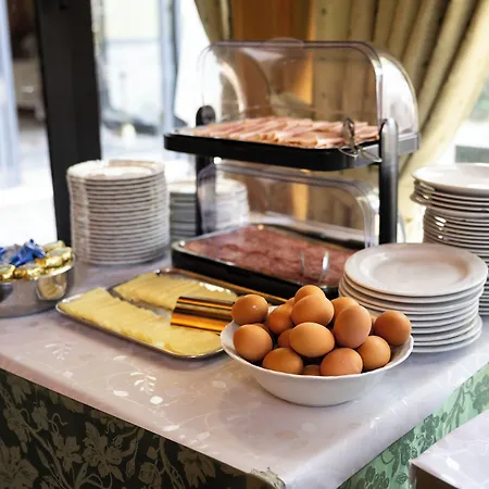 Hotel Lucrezia Borgia 3*