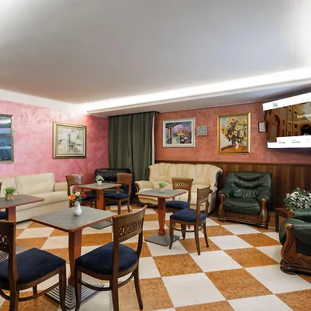 Hotel Lucrezia Borgia 3*