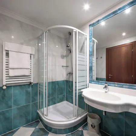 Hotel Lucrezia Borgia 3*