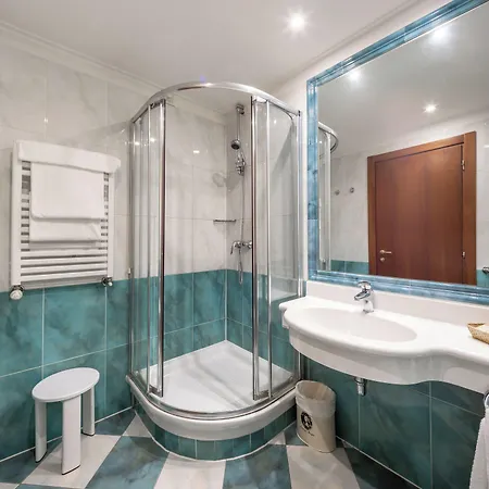 Hotel Lucrezia Borgia 3*